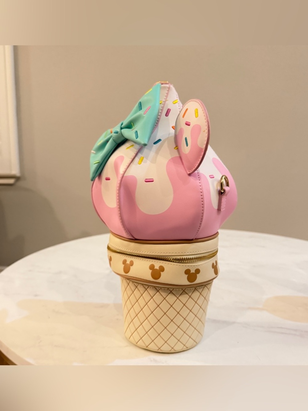 NEW Loungefly Stitch Shoppe Disney Minnie Soft Serve Ice Cream Crossbody Bag - Picture 5 of 16